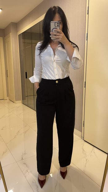 Siyah-Rahat Kesim Palazzo Pantolon – Bel Arkası Lastikli, Şık ve Konforlu